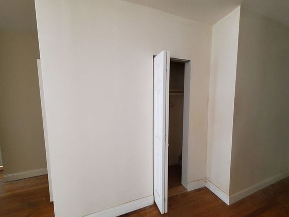 5th image of 590 W 204th St #34L