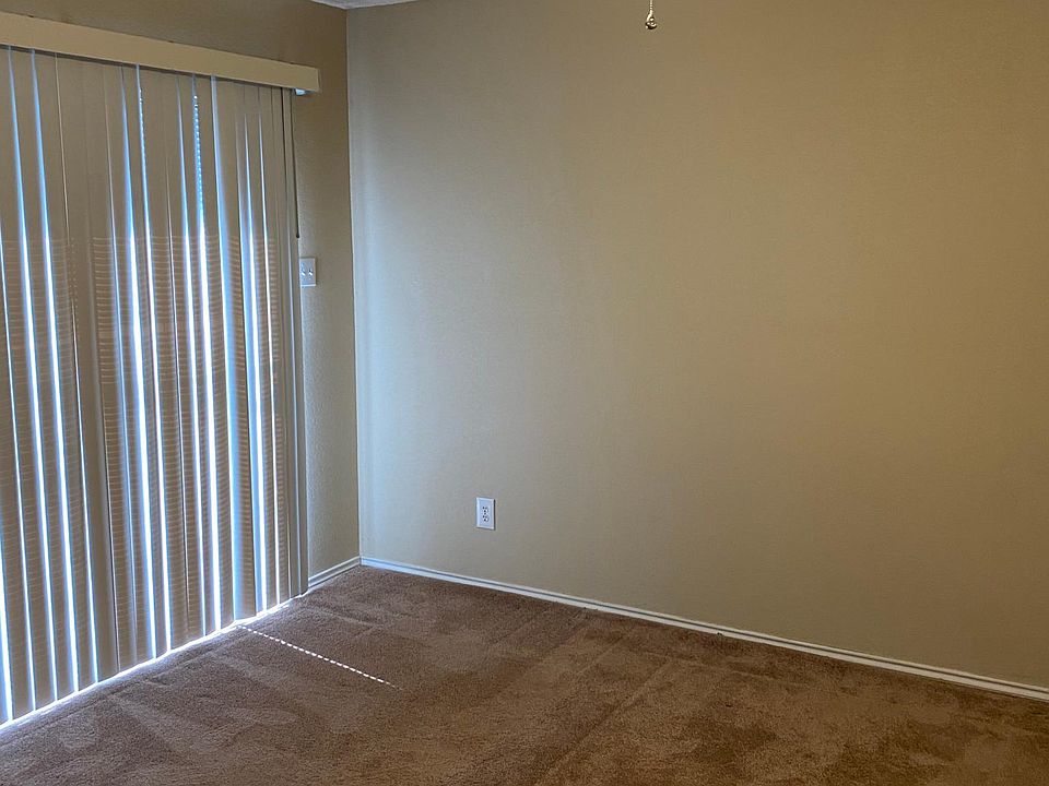 1st image of 115 Wildwood Dr