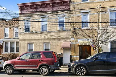 2143 Bleecker Street  image 1 of 22