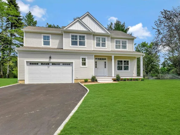 3 Jilland Court, East Northport, NY 11731