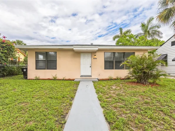 1211 S M St, Lake Worth, FL 33460
