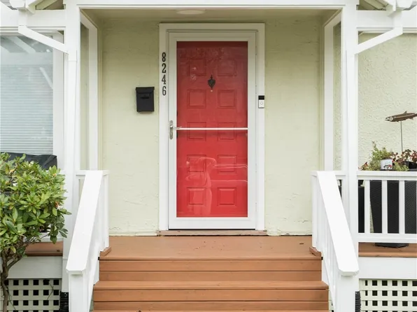8246 Ashworth Avenue N, Seattle, WA 98103