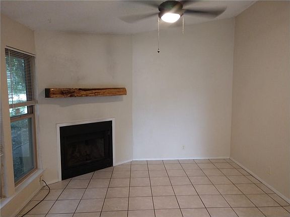 3rd image of 5413 Harmon Ave #B