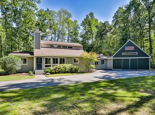 18 Sebbins Pond Rd, Bedford, NH 03110