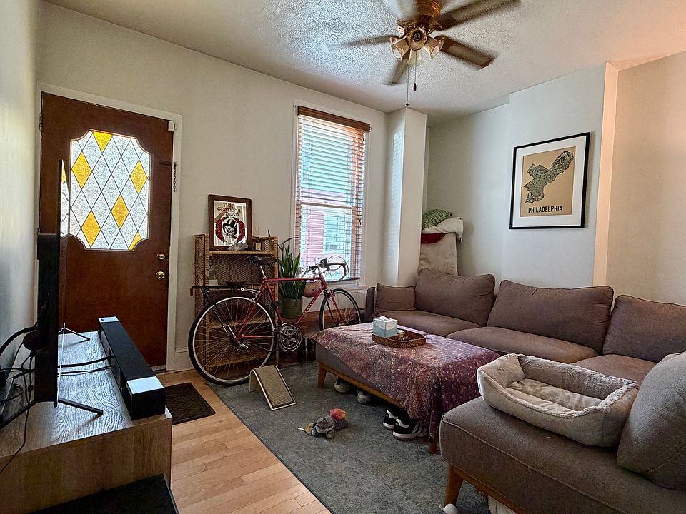 1st image of 2515 Webb St