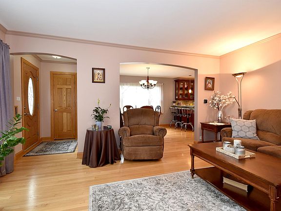 3rd image of 4708 N Opal Ave