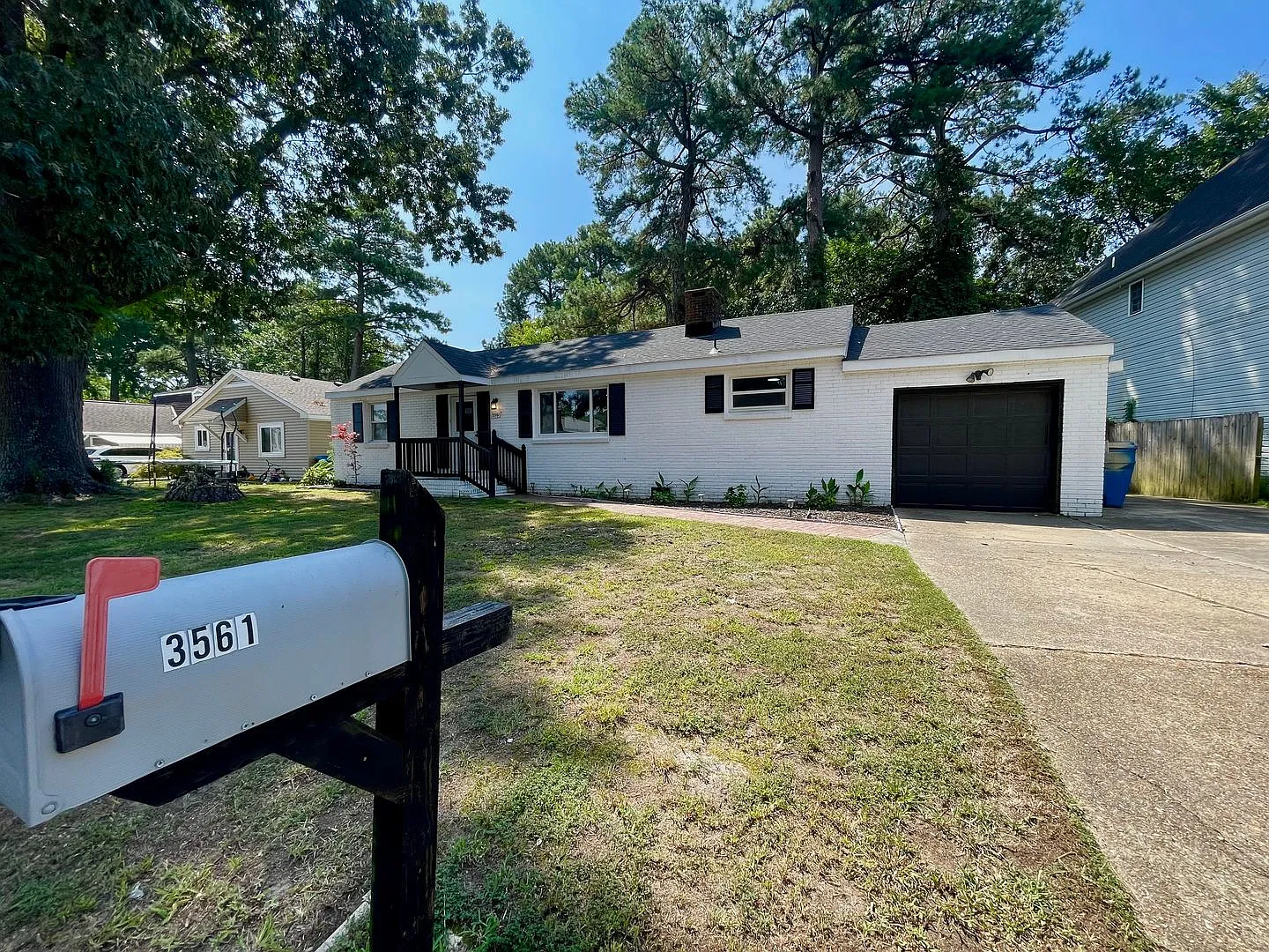 Renovated 4-Bedroom Ranch Near South Rosemont — Photo 2