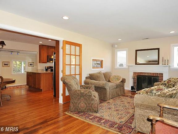 4th image of 6016 Pratt St