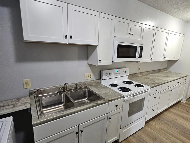 1160 Oakview Dr #7 — Photo 5