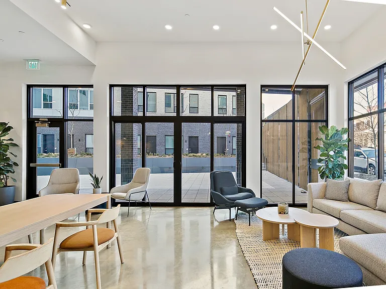 Lobby Lounge with Direct Access to Courtyard