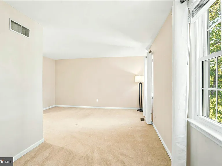 706 Andover Ct — Photo 16