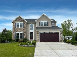 5046 Woodway Ct, Hamburg, NY 14075
