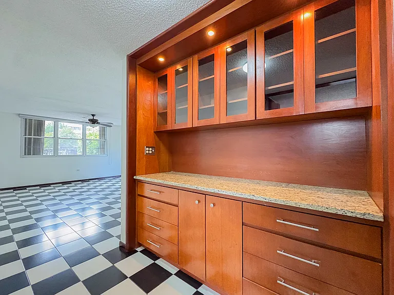 1 Madrid Cond Lakeshore #2C — Photo 7