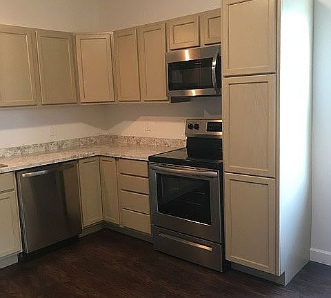 4th image of 509 W Oxford St