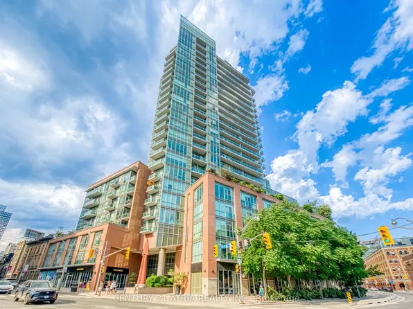 112 George St #S703, Toronto, ON M5A 2M5