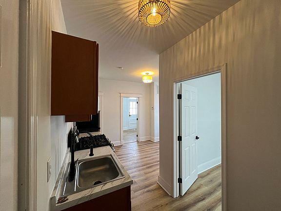 2nd image of 1941 16th St SE APT 2