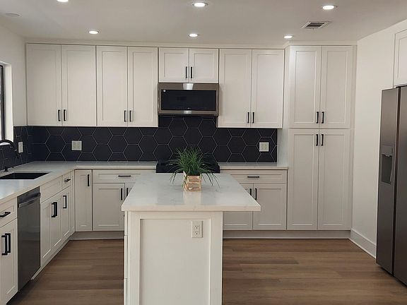 5th image of 3477 Vicki Ct