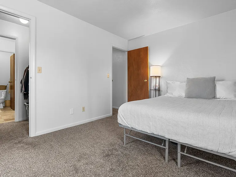 Creekside Terre Apartments — Photo 35