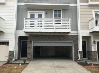 1046 Diamond Dove Ln, Cary, NC 27519