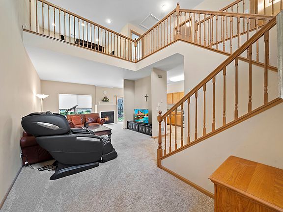 3rd image of 385 Jamestown Ct #385