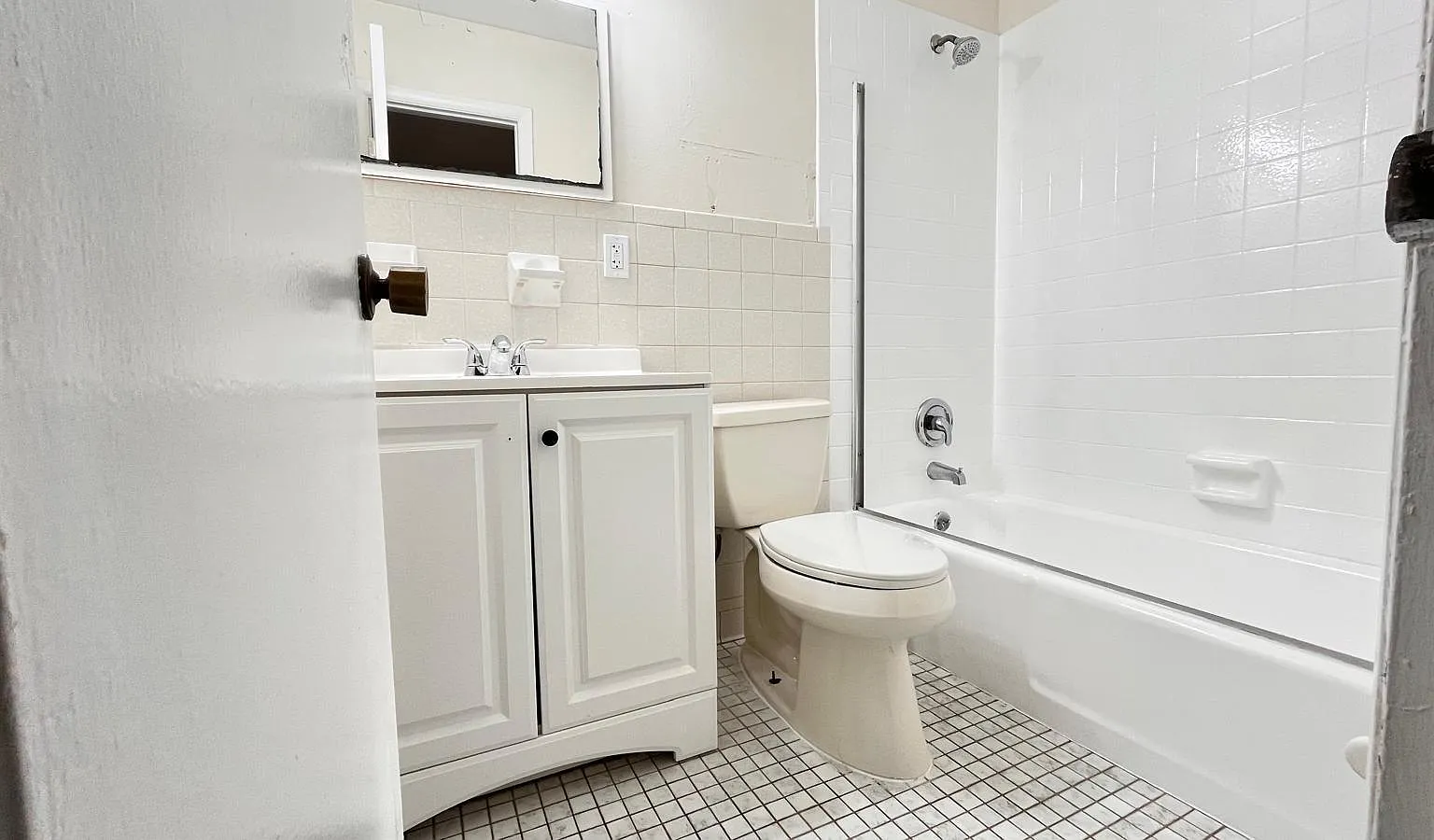2 bed, 1.5 bath, 875 sqft, $2,200 — Photo 4
