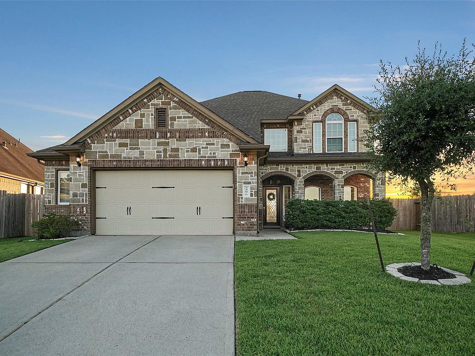 1st image of 24076 Avlon Park Dr
