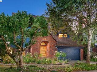 3852 NE Alameda St, Portland, OR 97212