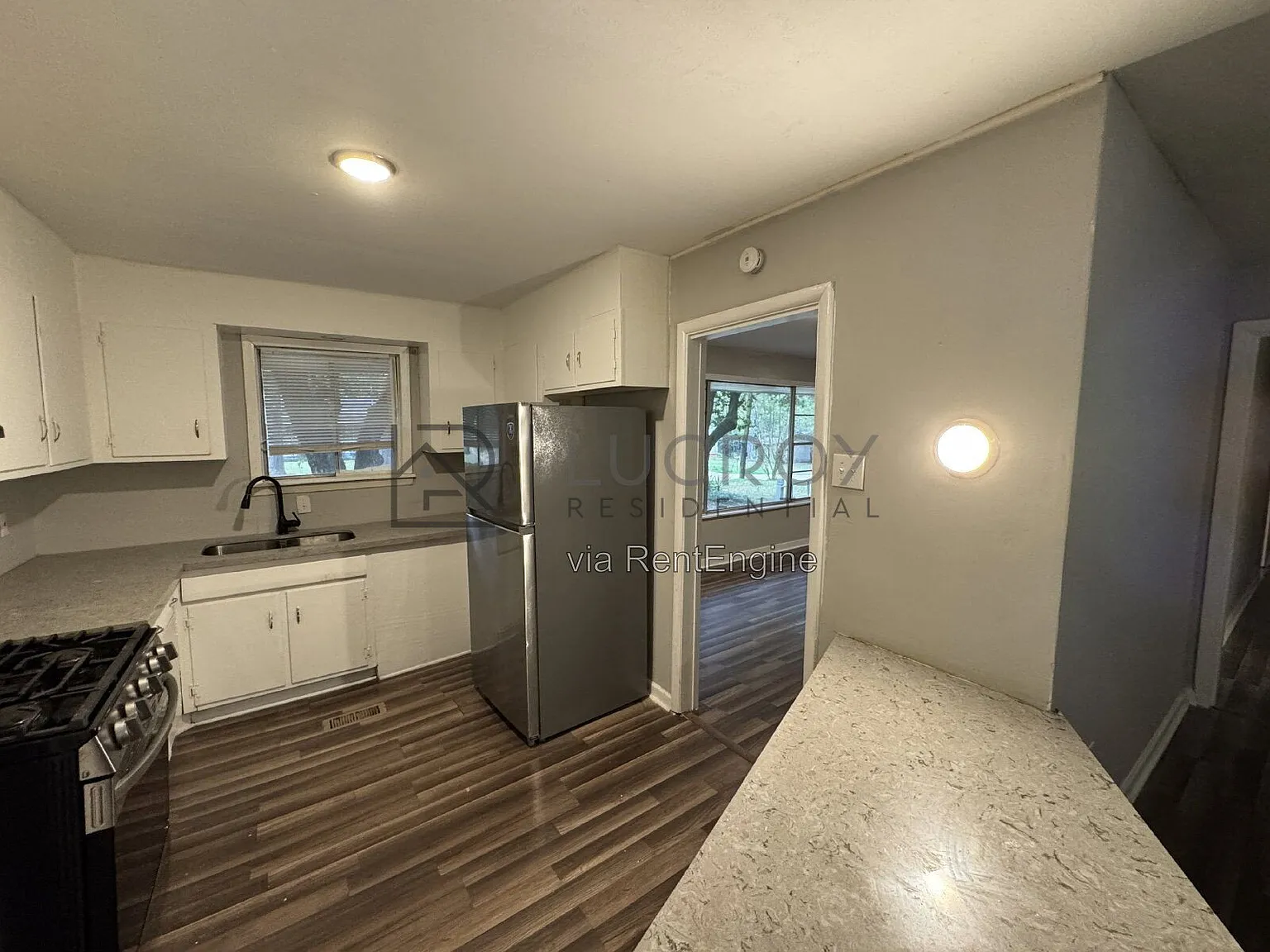 3 bed, 2.0 bath, 1872 sqft, $1,250 — Photo 3