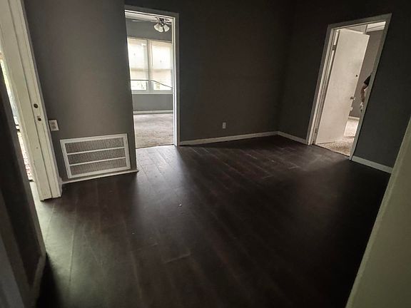5th image of 7 Pye Ct