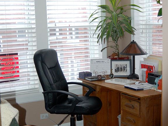 front alcove for office or dining area