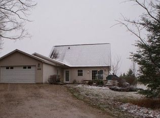 3275 Burnt Mill Rd, Interlochen, MI 49643