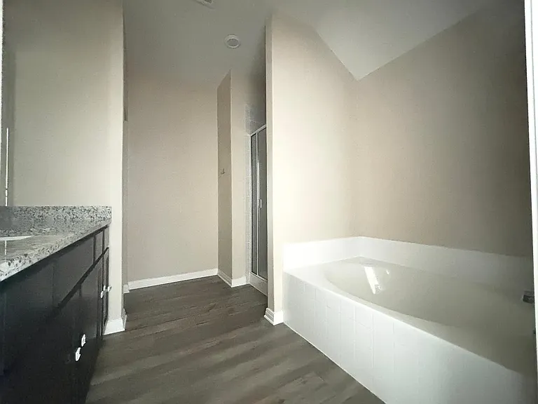 3237 Bowen St — Photo 14