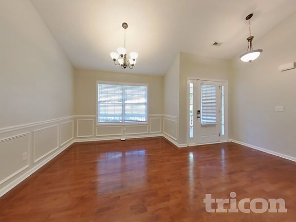 4th image of 223 Overlook Ct