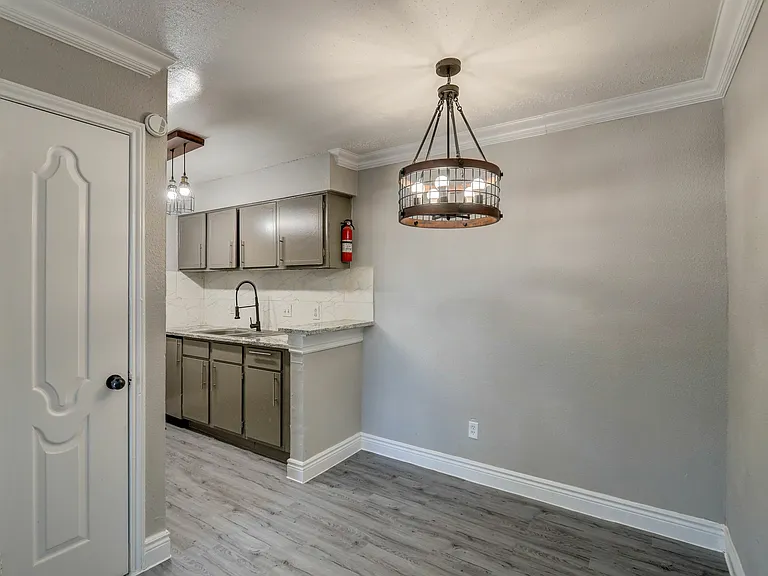 Camino Del Sol Apartments — Photo 11