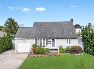 154 8th Street, Bethpage, NY 11714