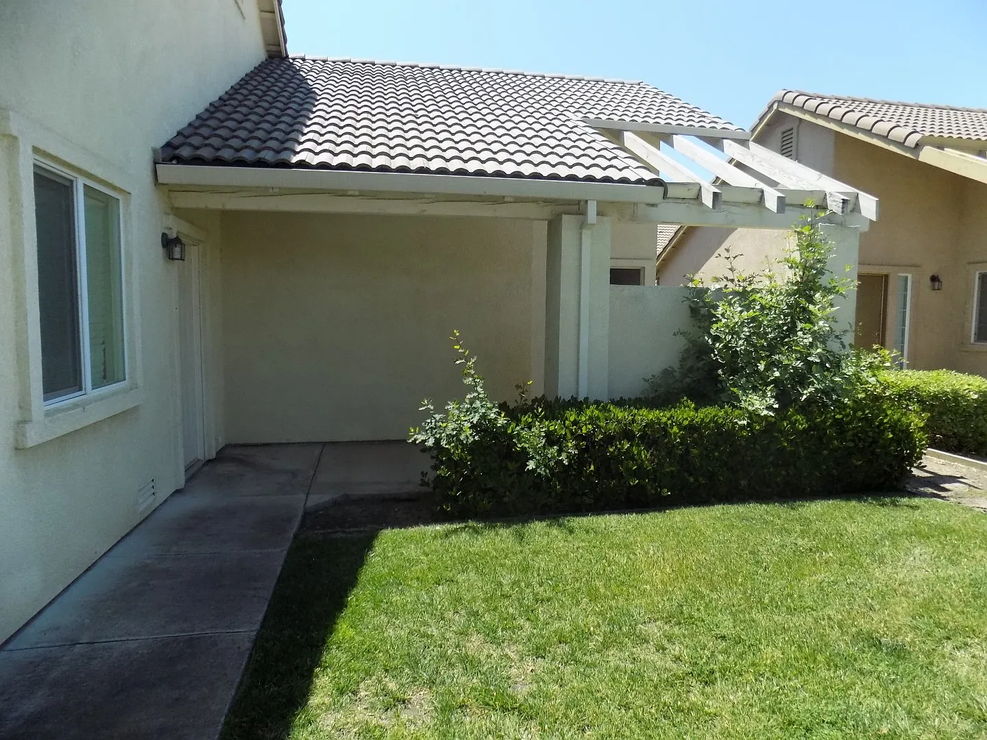 2 bed, 1200 sqft, $2,200 — Photo 1
