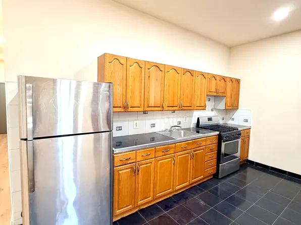31-16 Steinway St #3F, Astoria, NY 11103