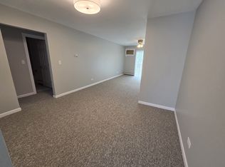 539 W 61st St APT D, Westmont, IL 60559