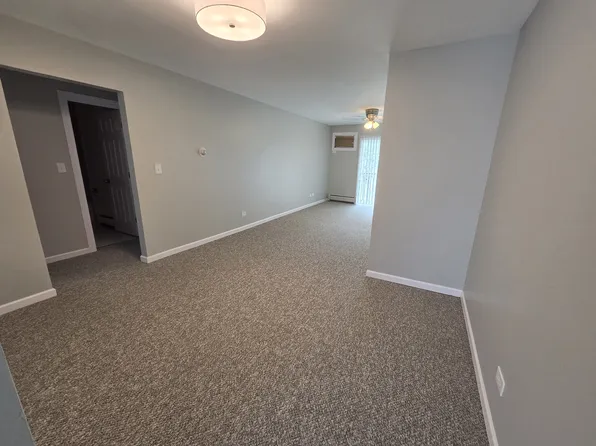 539 W 61st St, Westmont, IL
