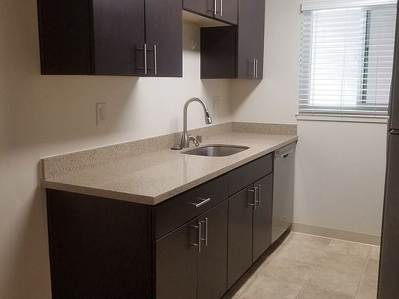 4th image of 850 Coleman Ave APT 18