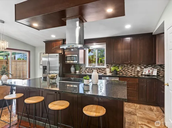 2111 201st Place SW, Lynnwood, WA 98036