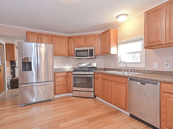 5th image of 160 Washington St Lot 69