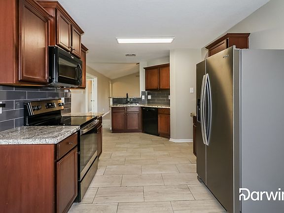 4th image of 2909 Seacrest Ln