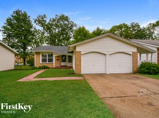 1424 Woodpath Dr, Florissant, MO