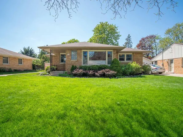 2557 South 89th STREET, West Allis, WI 53227