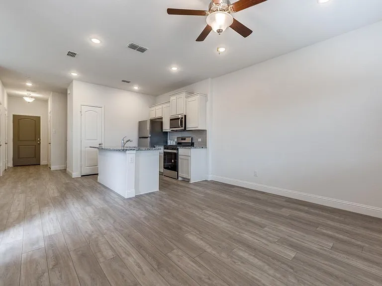 226 Griffith Dr #28 — Photo 5