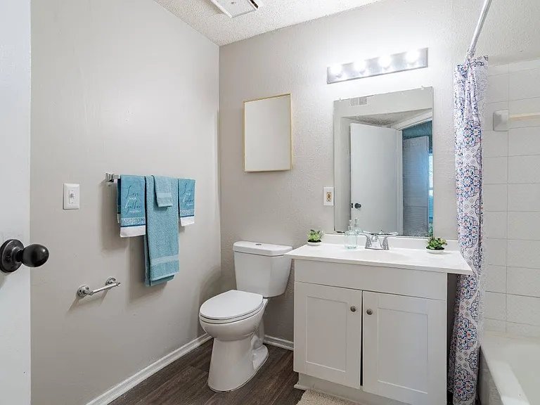 The Waterford Apartment Homes — Photo 16