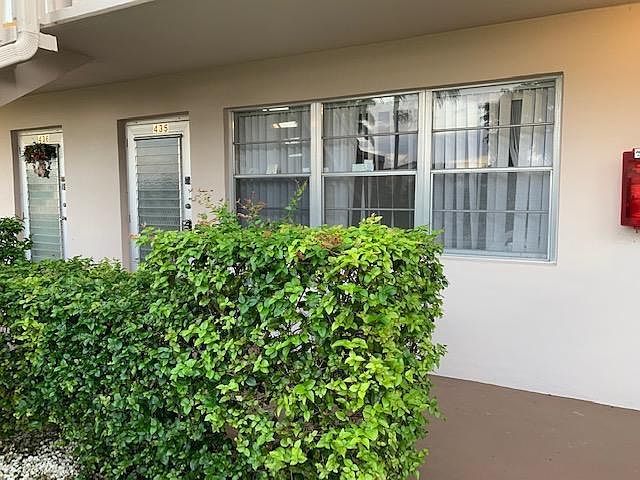 1st image of 435 Windsor S