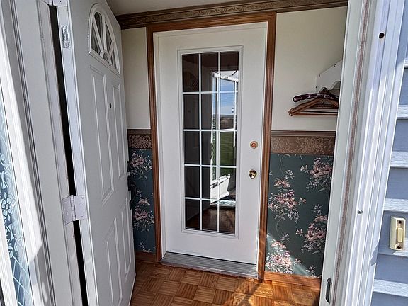 3rd image of 143 Shore Rd