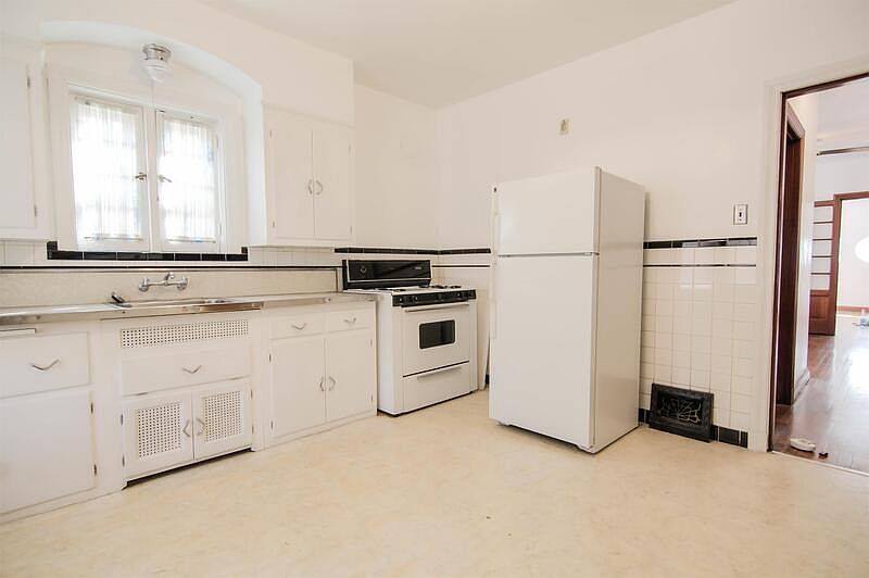 1st image of 4257 Bates St #A